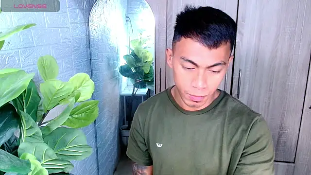 PinooyMilker online show from 04.01.26