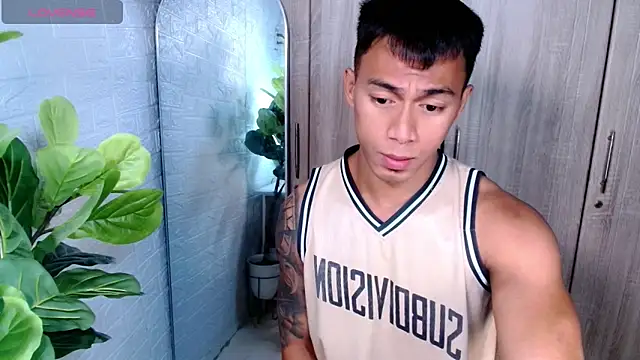 PinooyMilker online show from 04.06.26