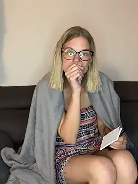 Snapshot of Lesamantssexy chatting on 10.11.25 Lesamantssexy online show from 10.11.25