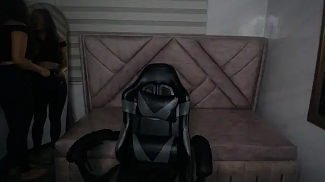 Snapshot of Luna_Star_v chatting on 10.08.25 Luna Star v online show from 10.08.25