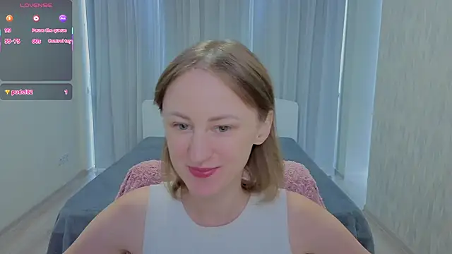 LuluChiiii online show from 09.10.25