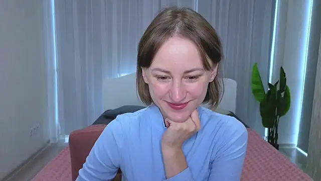 LuluChiiii online show from 10.03.25