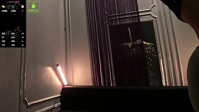 Snapshot of OliverSport chatting on 10.31.25 OliverSport online show from 10.31.25