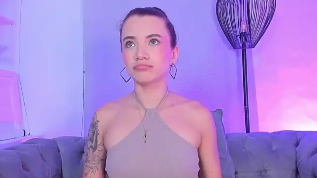 aitana baker  online show from 10.08.25