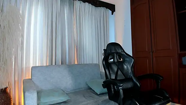 Snapshot of JulienSaint chatting on 02.07.26 JulienSaint online show from 02.07.26