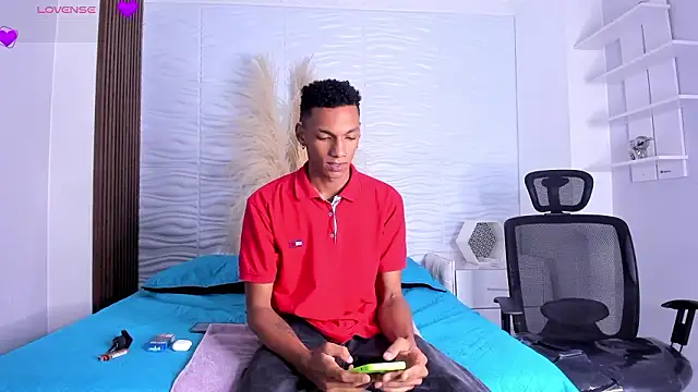 Snapshot of JulienSaint chatting on 02.18.26 JulienSaint online show from 02.18.26