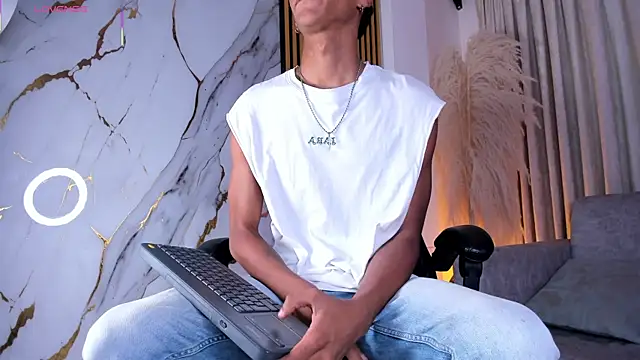 Snapshot of JulienSaint chatting on 02.20.26 JulienSaint online show from 02.20.26