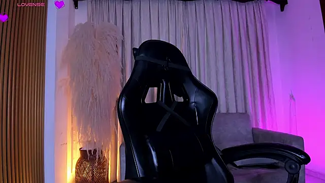 Snapshot of JulienSaint chatting on 02.21.26 JulienSaint online show from 02.21.26