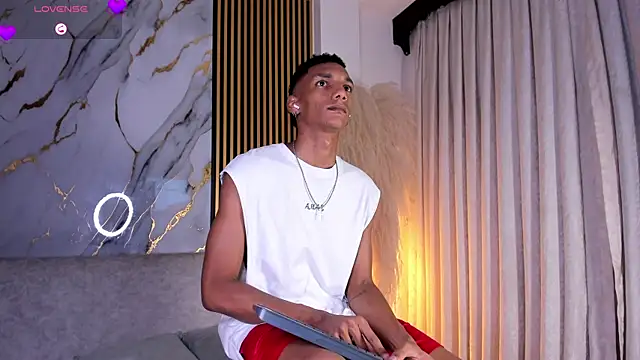 Snapshot of JulienSaint chatting on 03.02.26 JulienSaint online show from 03.02.26