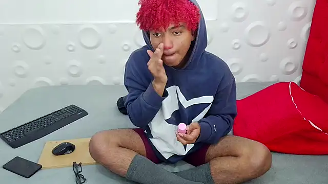 Snapshot of felipecams123 chatting on 11.28.25 felipecams123 online show from 11.28.25