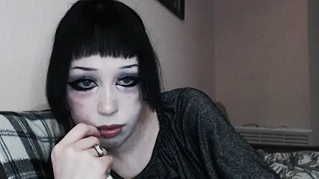  LUCY LAVE online show from 10.27.25