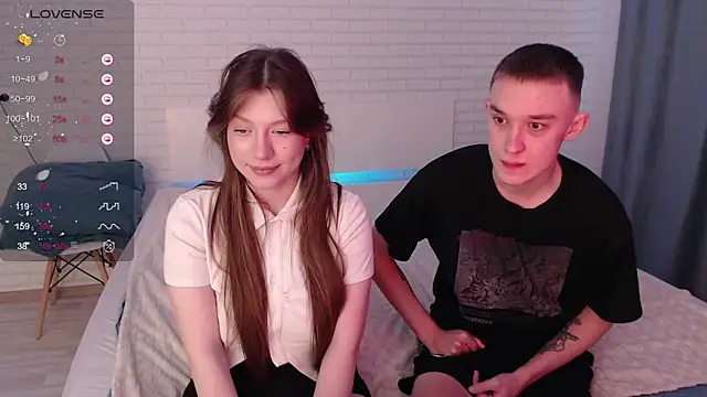 Snapshot of Blushing_couple chatting on 09.14.25 Blushing couple online show from 09.14.25