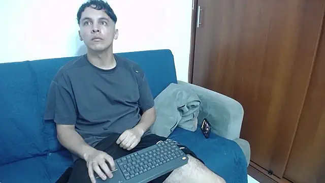 Snapshot of Andres_69_Fantasy chatting on 06.21.26 Andres 69 Fantasy online show from 06.21.26