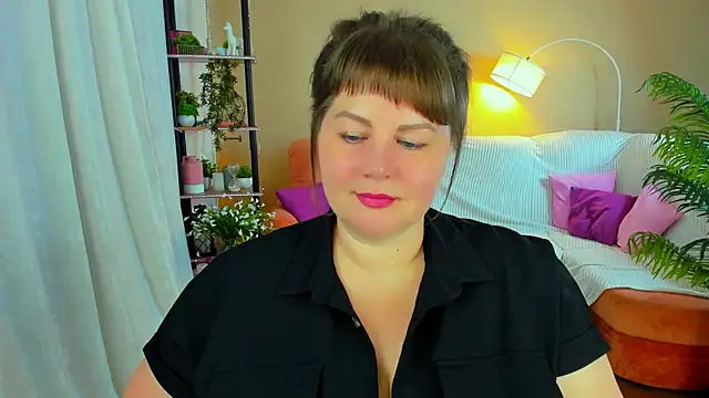 CrystaalStaar online show from 10.10.25