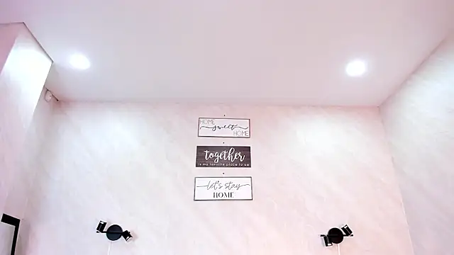 Snapshot of Emilia_Bons chatting on 02.04.26 Emilia Bons online show from 02.04.26