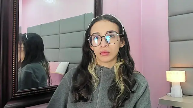 Snapshot of Emilia_Bons chatting on 02.19.26 Emilia Bons online show from 02.19.26