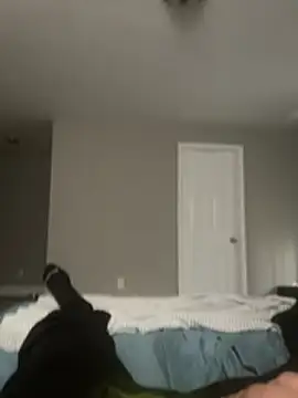 Snapshot of GLOGLOGLOOOO chatting on 04.17.26 GLOGLOGLOOOO online show from 04.17.26