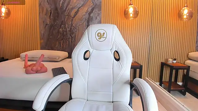 Snapshot of chloe_murray chatting on 11.08.25 chloe murray online show from 11.08.25