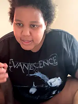 chocolate bella online show from 09.17.25