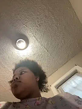 chocolate bella online show from 11.21.25