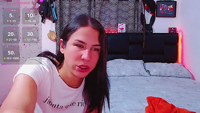 Snapshot of Azley_sweet chatting on 11.20.25 Azley sweet online show from 11.20.25