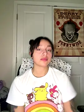 Snapshot of CharmingMaddie chatting on 12.14.25 CharmingMaddie online show from 12.14.25