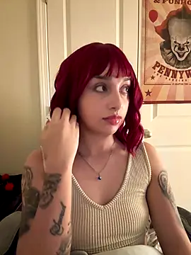 Snapshot of CharmingMaddie chatting on 12.21.25 CharmingMaddie online show from 12.21.25