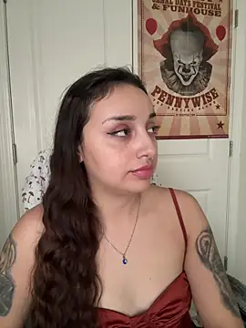 Snapshot of CharmingMaddie chatting on 12.22.25 CharmingMaddie online show from 12.22.25