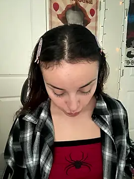 Snapshot of CharmingMaddie chatting on 01.09.26 CharmingMaddie online show from 01.09.26