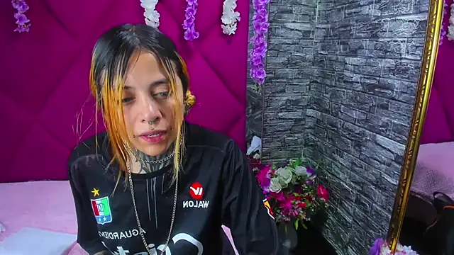 Snapshot of Sofii_Anal_ chatting on 11.16.25 Sofii Anal online show from 11.16.25