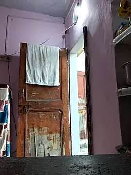 Love-pari077 online show from 10.18.25