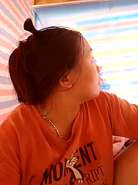 Love-Ly99 online show from 10.15.25