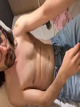 Snapshot of Frankieyyy1 chatting on 10.08.25 Frankieyyy1 online show from 10.08.25