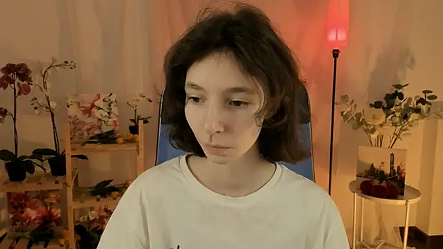 Snapshot of EmmanuellBrown chatting on 11.23.25 EmmanuellBrown online show from 11.23.25