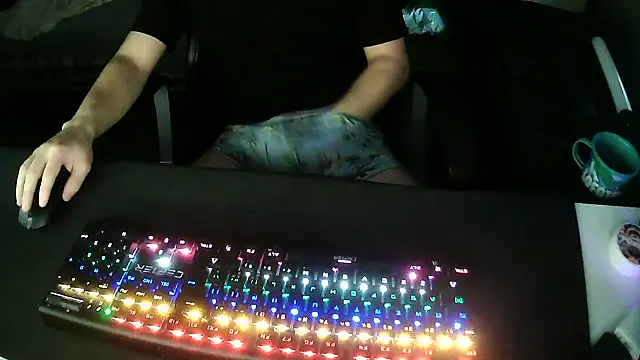 Snapshot of solooboy18 chatting on 09.21.25 solooboy18 online show from 09.21.25