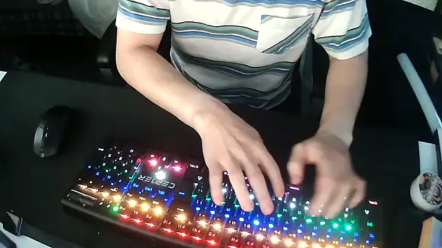 Snapshot of solooboy18 chatting on 09.30.25 solooboy18 online show from 09.30.25