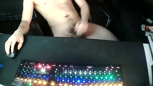 Snapshot of solooboy18 chatting on 11.16.25 solooboy18 online show from 11.16.25