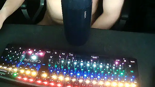 Snapshot of solooboy18 chatting on 11.30.25 solooboy18 online show from 11.30.25