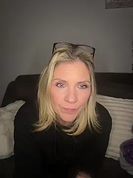 Lexi-Lux-X online show from 01.07.26