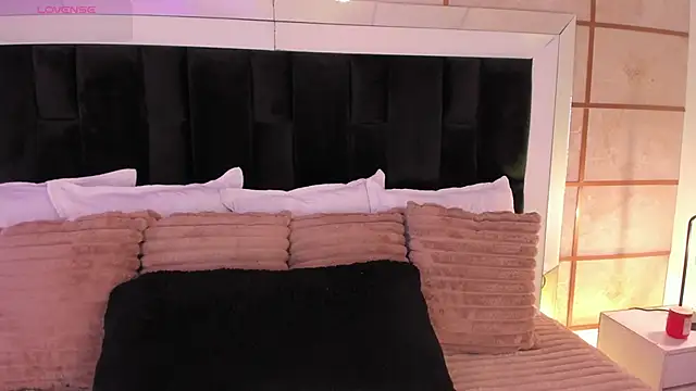 GretaVelvet online show from 04.01.26