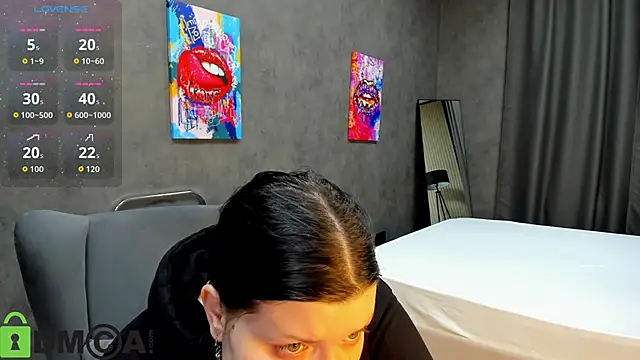 Snapshot of Michele_Greenn chatting on 10.29.25 Michele Greenn online show from 10.29.25