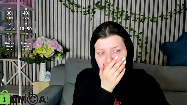 Snapshot of Michele_Greenn chatting on 11.22.25 Michele Greenn online show from 11.22.25