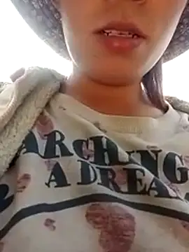 Snapshot of cicnci chatting on 12.03.25 cicnci online show from 12.03.25