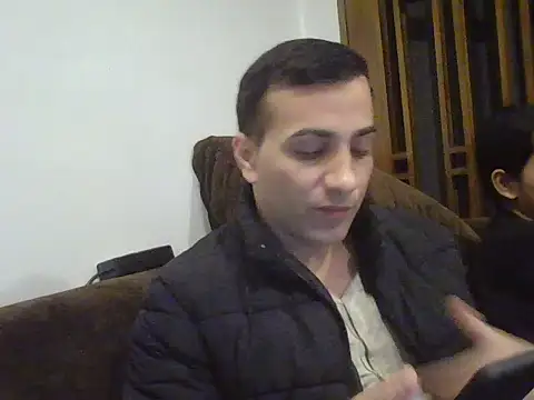 Snapshot of sweetbunnies chatting on 12.05.25 sweetbunnies online show from 12.05.25