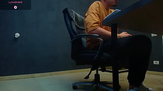 EnzoRace online show from 10.21.25