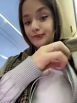 KittyQueeny online show from 10.29.25