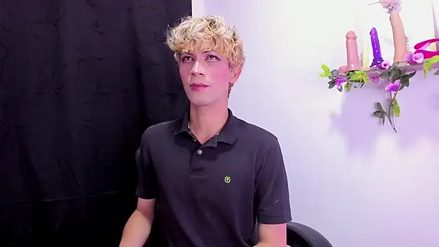 Snapshot of Cooperrosscute233 chatting on 09.18.25 Cooperrosscute233 online show from 09.18.25