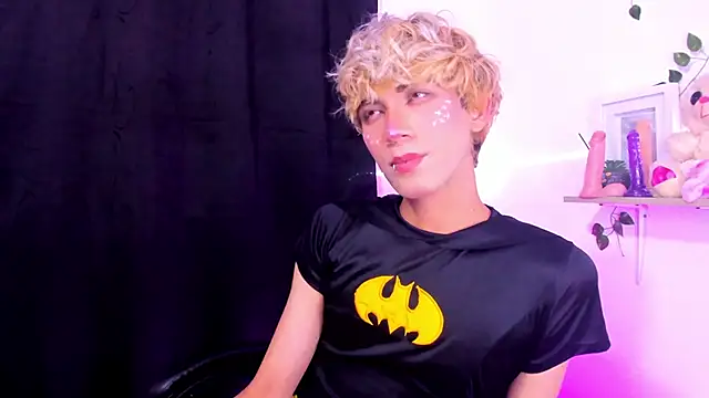 Snapshot of Cooperrosscute233 chatting on 10.02.25 Cooperrosscute233 online show from 10.02.25