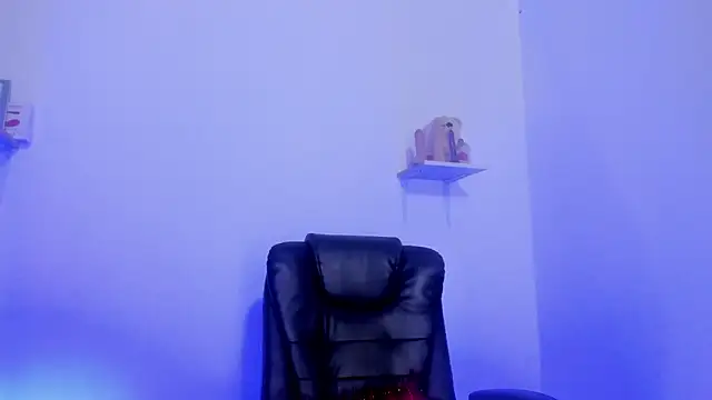 Snapshot of Cooperrosscute233 chatting on 10.04.25 Cooperrosscute233 online show from 10.04.25