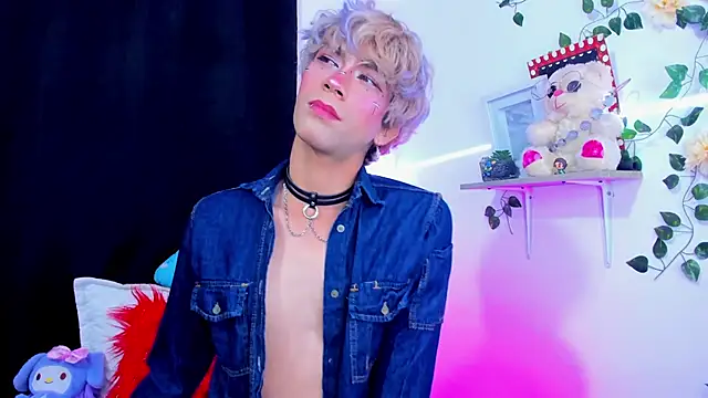 Snapshot of Cooperrosscute233 chatting on 10.14.25 Cooperrosscute233 online show from 10.14.25